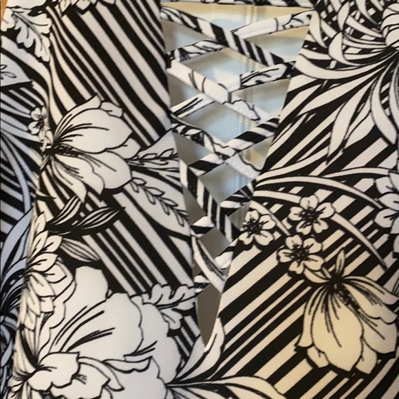 Dress - Picture 2 of 5